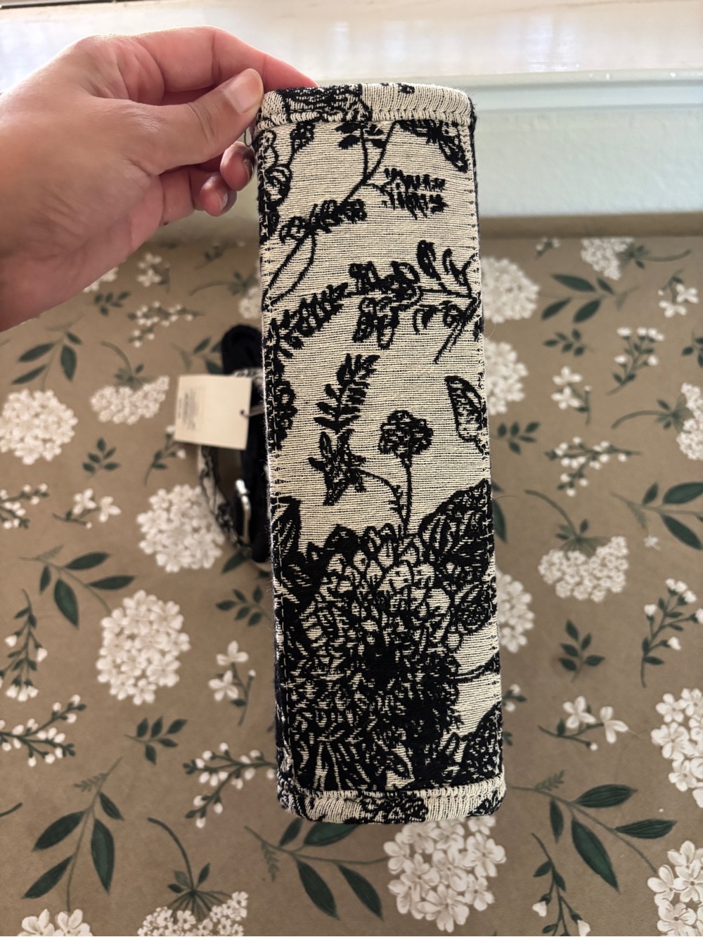 NWT, a new day Black & Cream Botanical Tote with Removable Strap, target - Picture 5 of 6